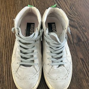 Golden goose size 39 mid star  light grey and white.   Good condition